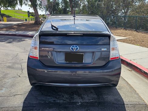 Used 2010 Toyota Prius Five image 8