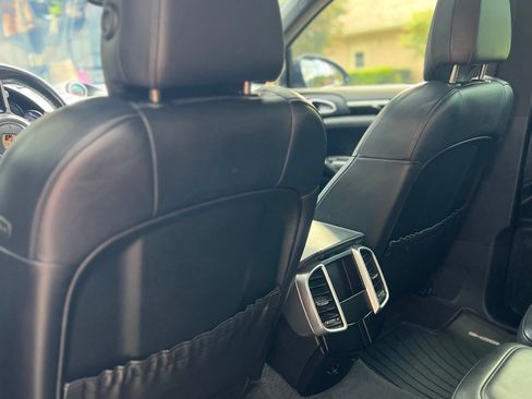 Used 2016 Porsche Cayenne image 13