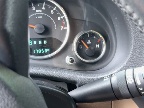 Used 2015 Jeep Wrangler Unlimited Rubicon w/ Connectivity Group image 13