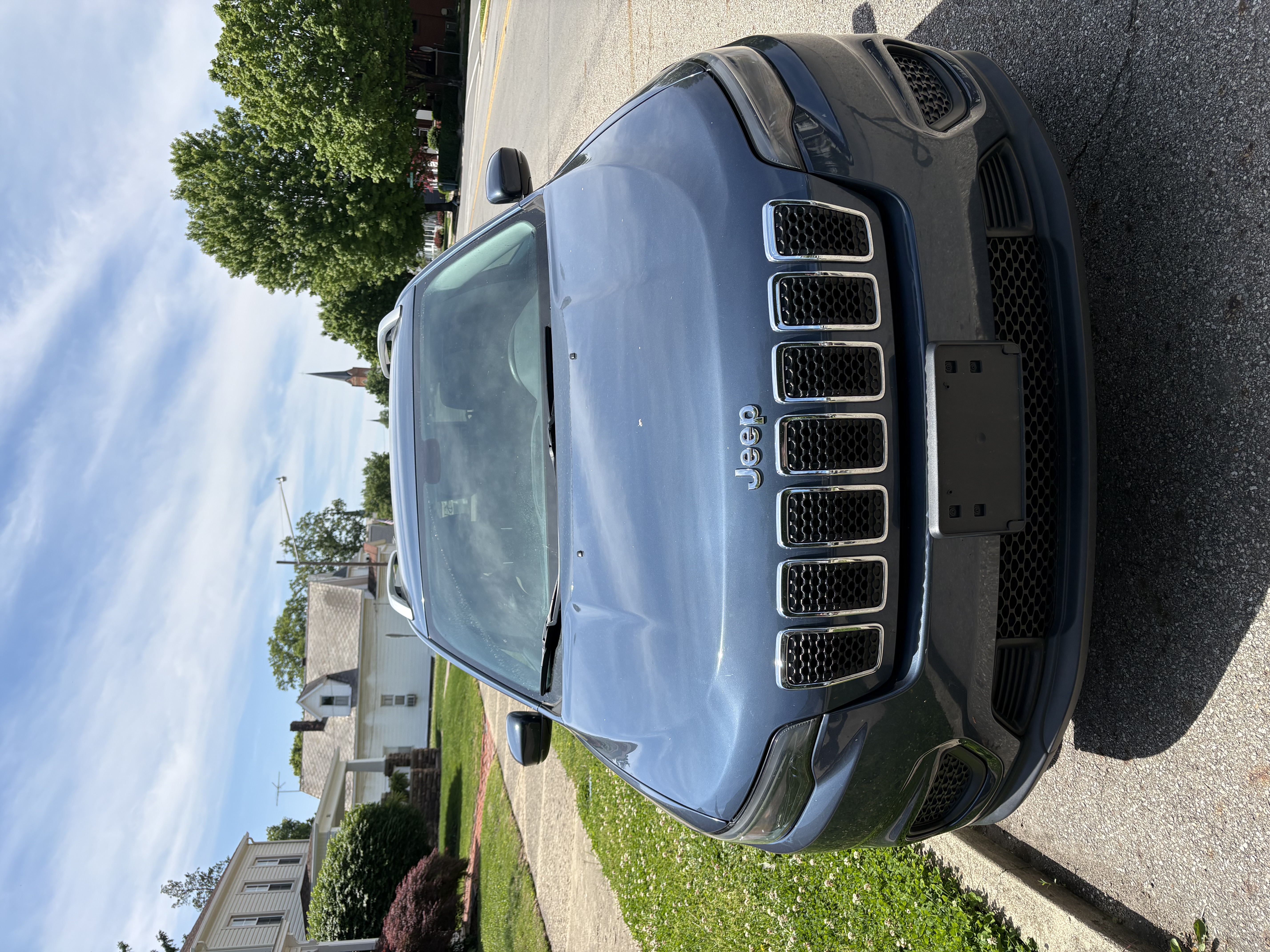 Used 2020 Jeep Cherokee Latitude w/ Safety Group AWD/4WD image 4