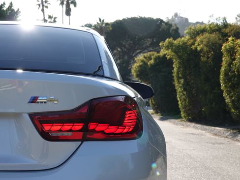 Used 2019 BMW M4 Convertible w/ Competition Package image 28