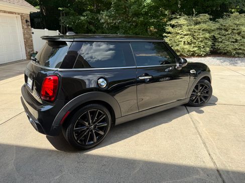 Used 2019 MINI Cooper S FWD image 1