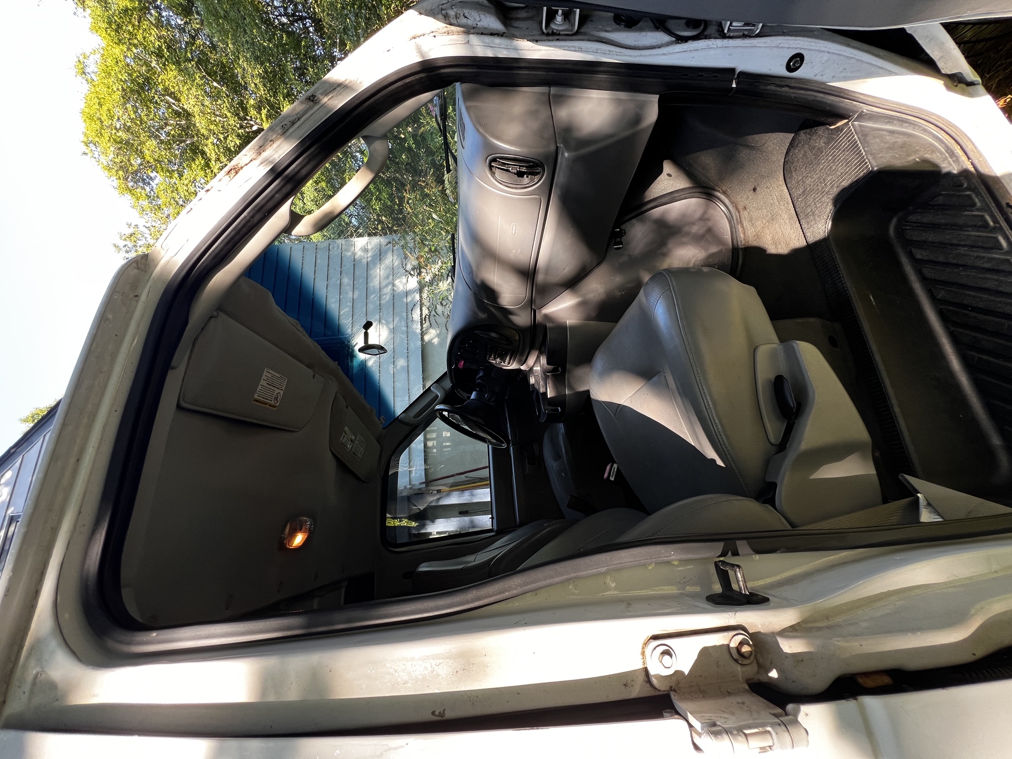 Used 2006 Ford E-350 and Econoline 350 XL RWD image 12