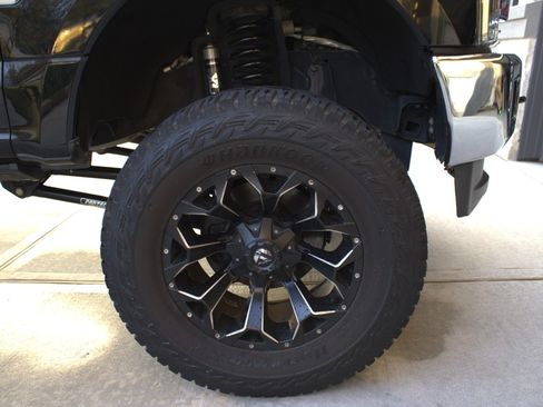 Used 2018 Ford F250 Lariat w/ Lariat Value Package image 12