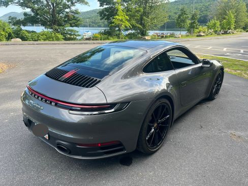 Used 2024 Porsche 911 Carrera S RWD image 9