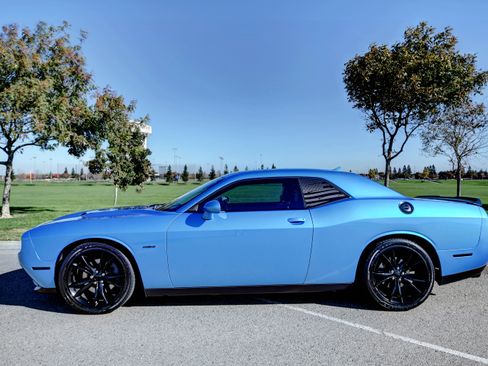 Used 2016 Dodge Challenger R/T Plus image 4