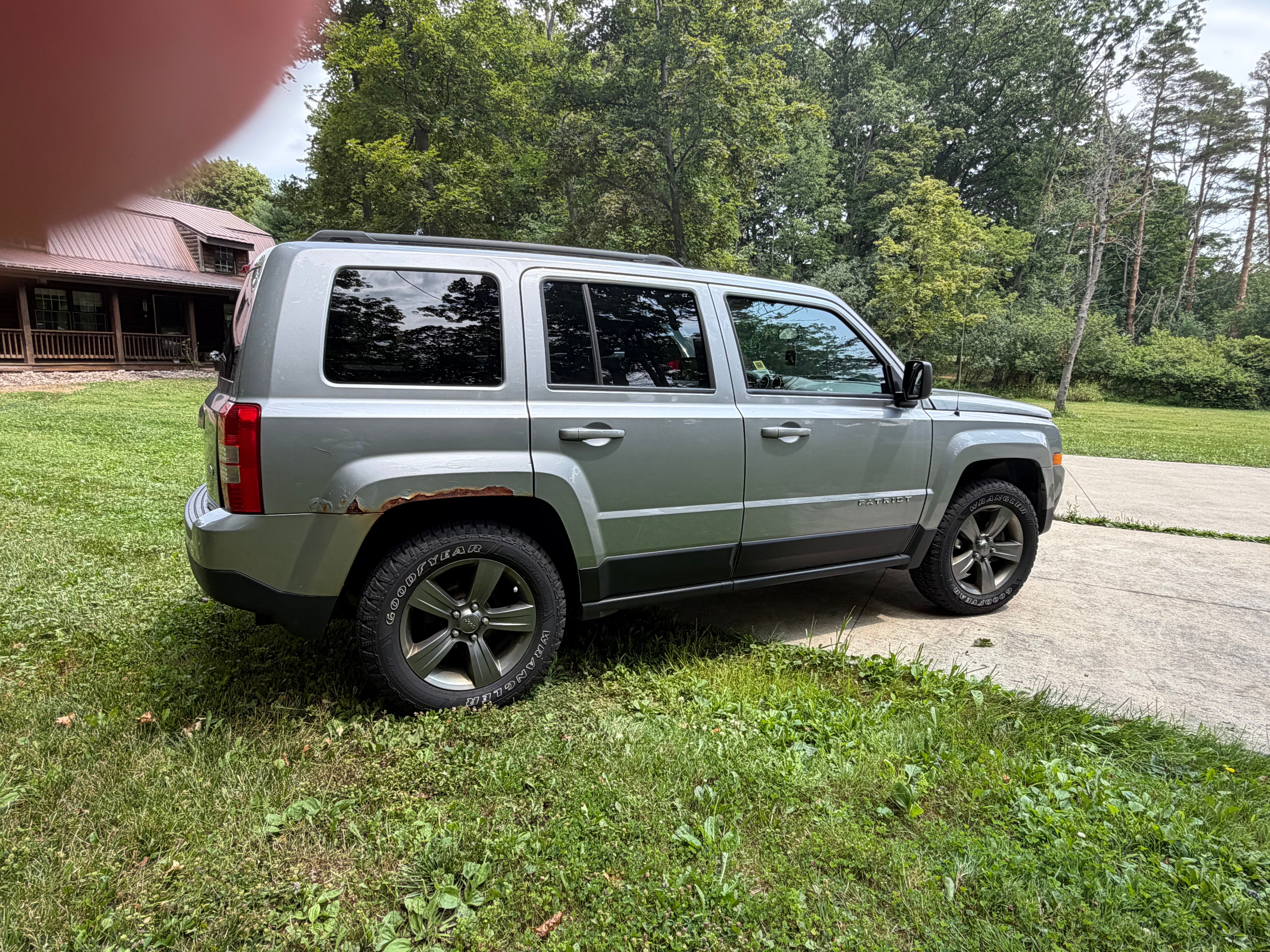 Used 2015 Jeep Patriot High Altitude AWD/4WD image 4