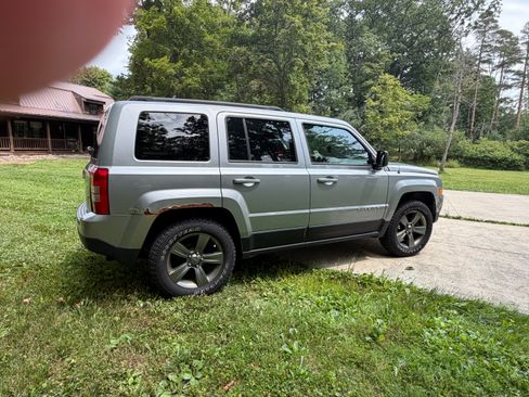 Used 2015 Jeep Patriot High Altitude AWD/4WD image 4