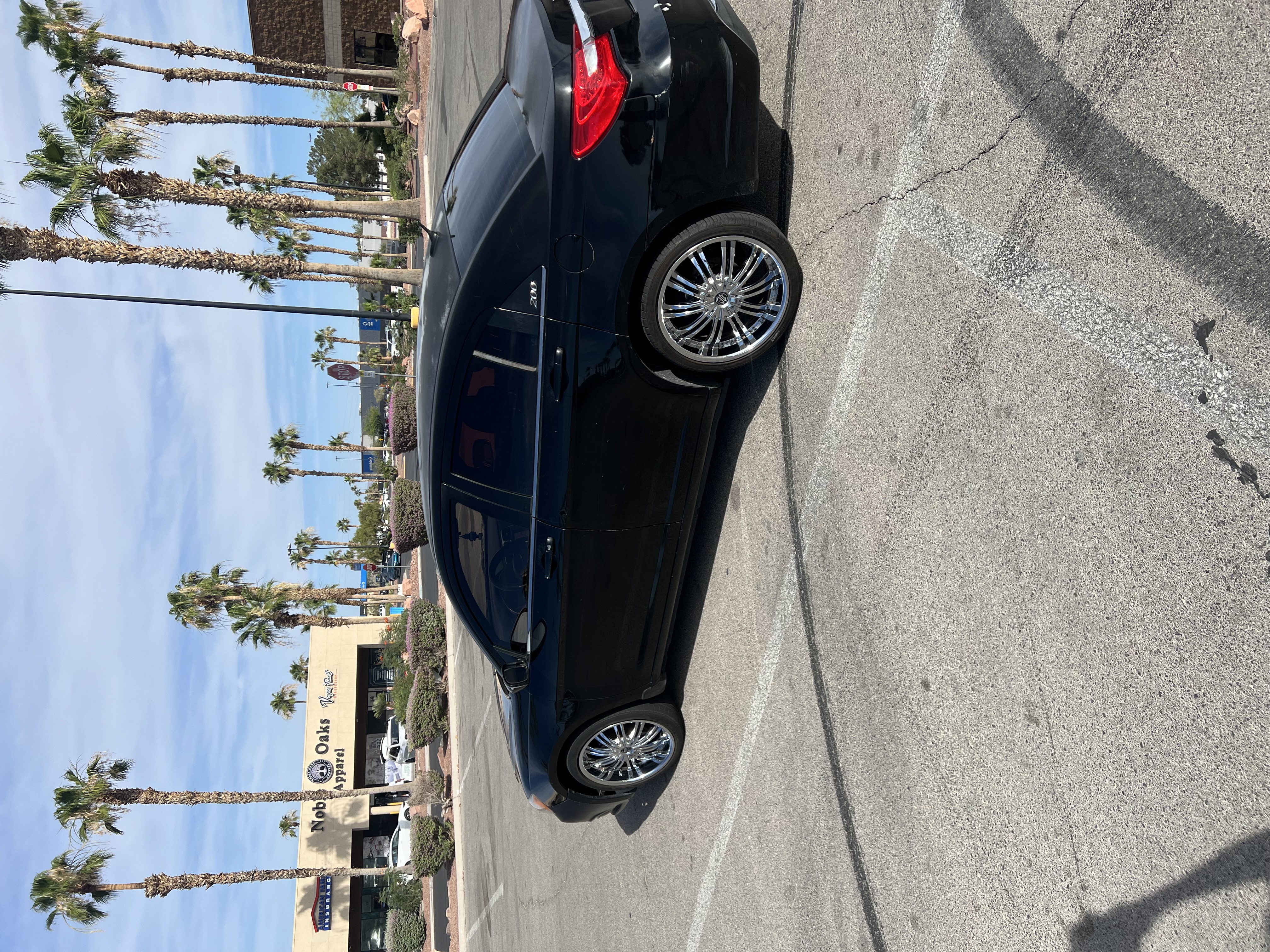 Used 2013 Chrysler 200 LX FWD image 9