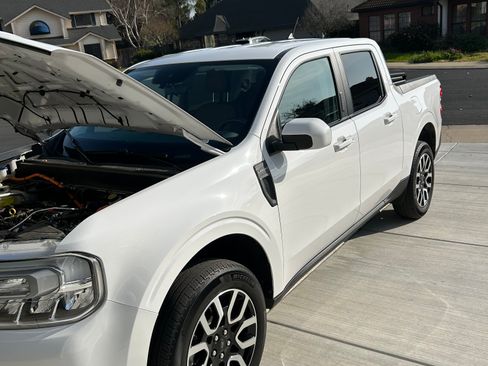 Used 2022 Ford Maverick Lariat w/ Lariat Luxury Package image 16