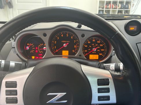 Used 2007 Nissan 350Z Touring RWD image 11