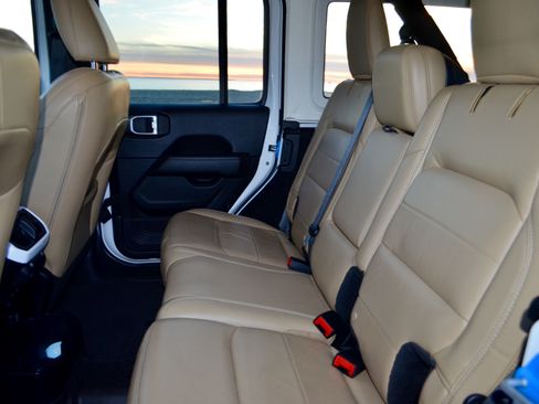 Used 2018 Jeep Wrangler Unlimited Sahara w/ Dual Top Group image 13