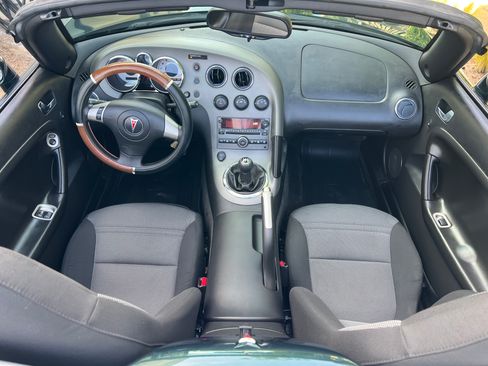 Used 2008 Pontiac Solstice Convertible w/ Preferred Package RWD image 12