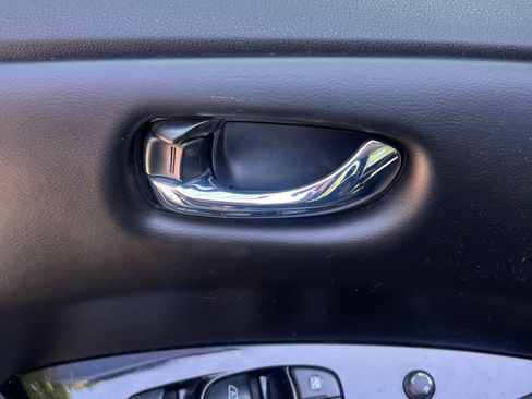 Used 2022 Nissan Leaf SV Plus FWD image 14