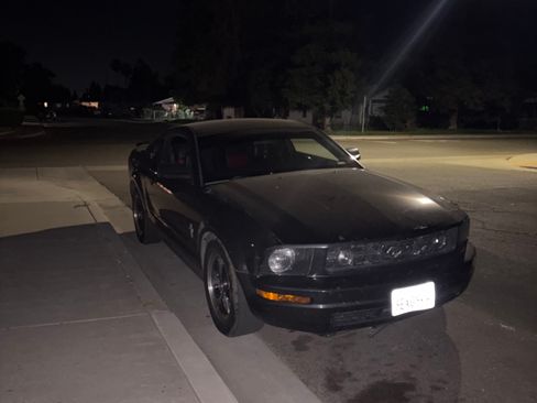 Used 2008 Ford Mustang Premium RWD image 1