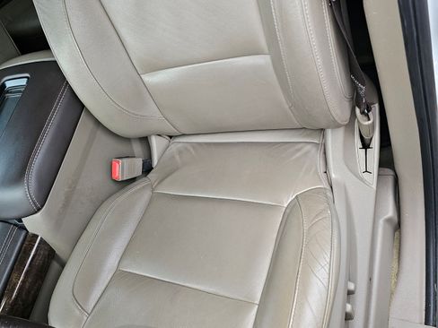 Used 2018 Chevrolet Suburban LT image 5