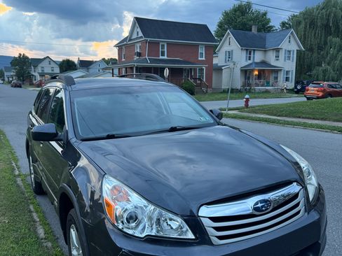 Used 2011 Subaru Outback 2.5i Premium AWD/4WD image 14
