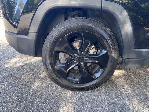 Used 2021 Jeep Compass Latitude image 20