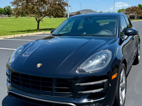 Used 2016 Porsche Macan Turbo image 8