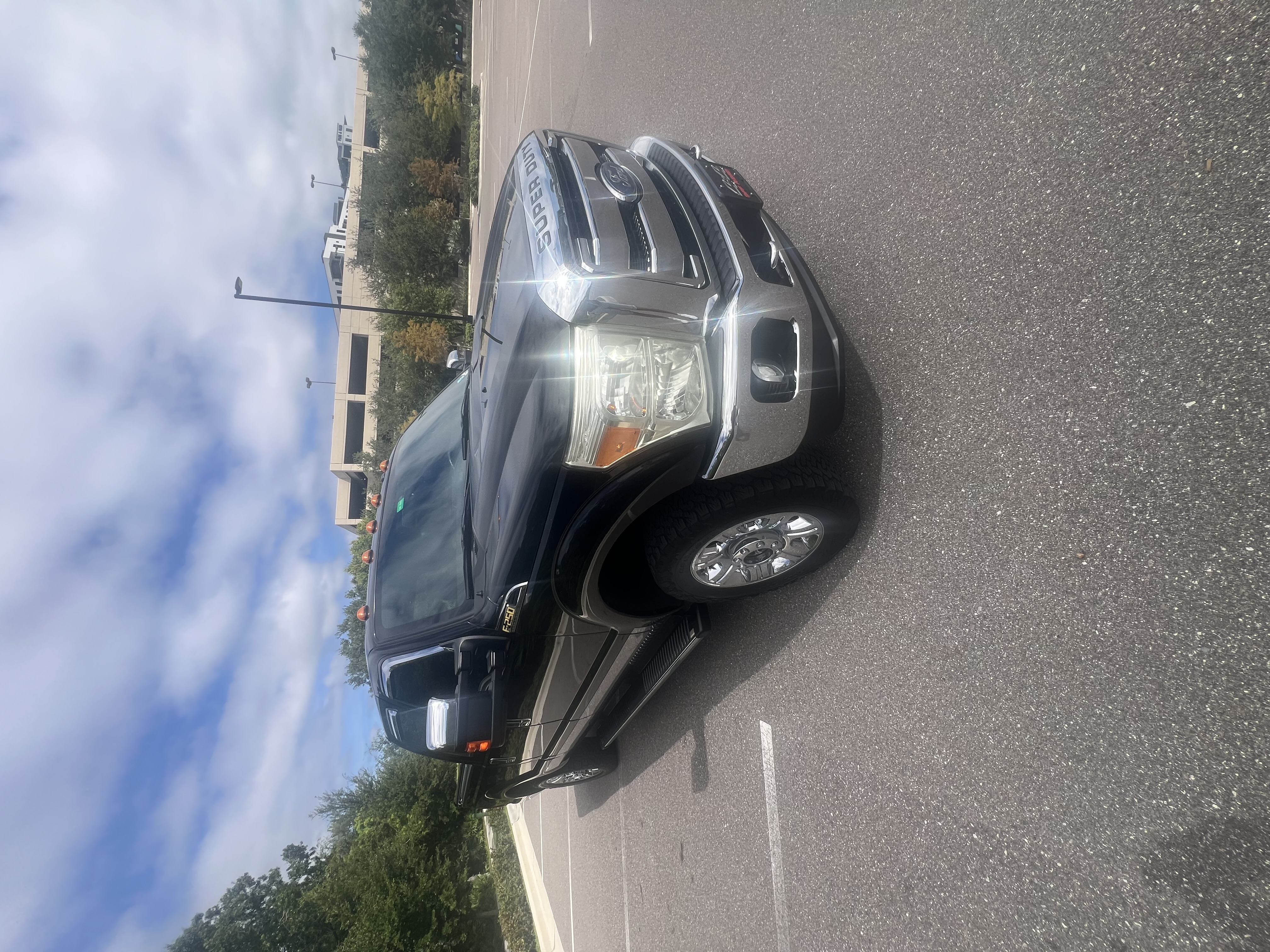 Used 2015 Ford F250 Lariat w/ Lariat Ultimate Package AWD/4WD image 16