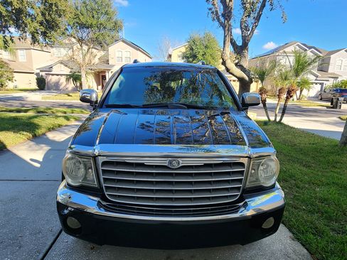 Used 2007 Chrysler Aspen Limited image 1