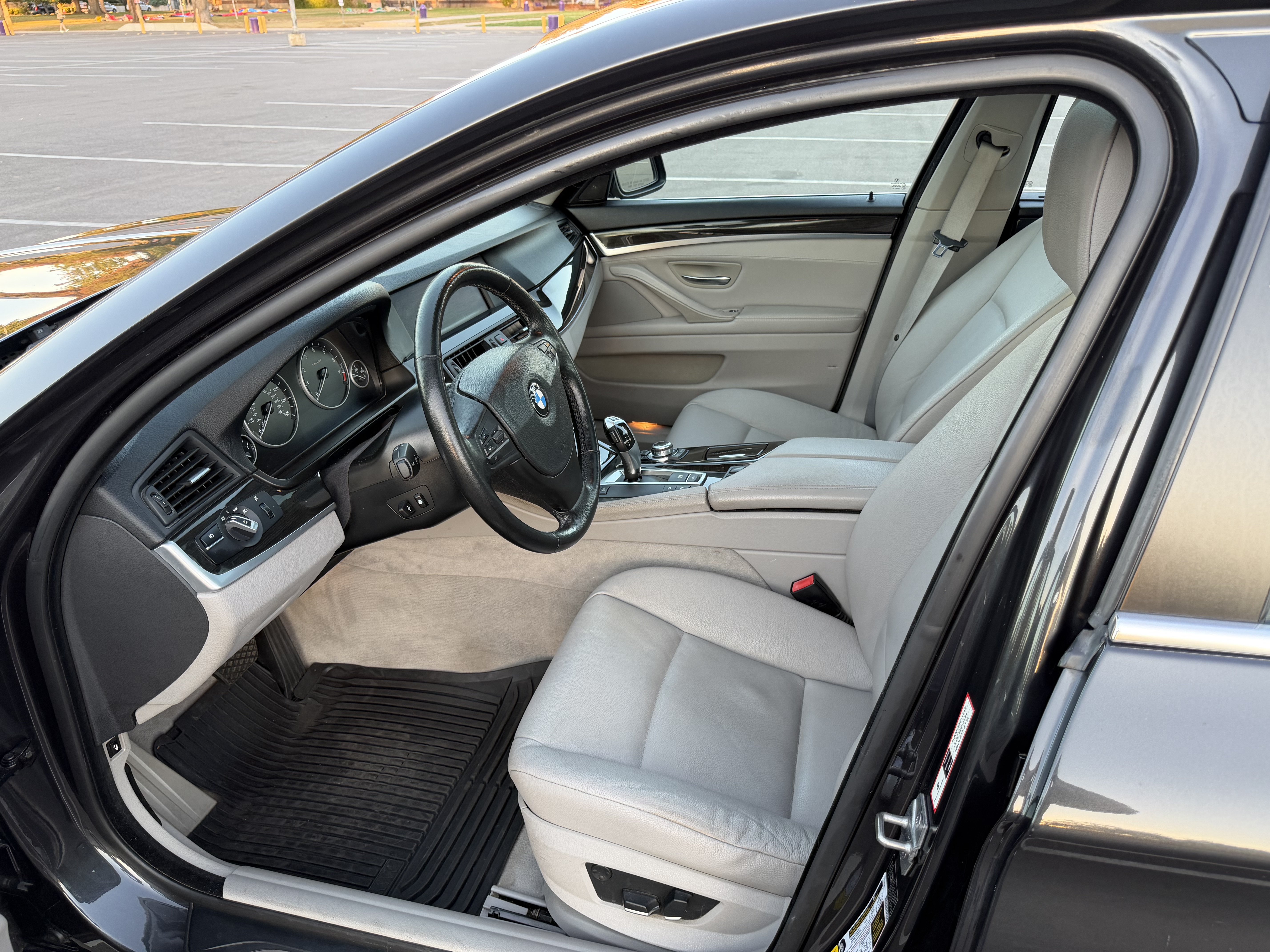 Used 2011 BMW 535i xDrive Sedan AWD/4WD image 11