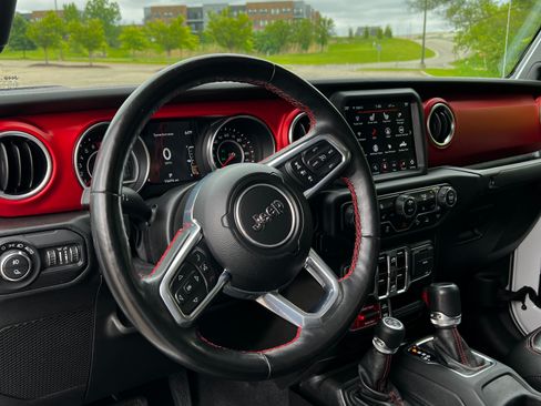 Used 2021 Jeep Gladiator Rubicon image 9