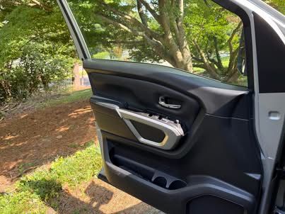 Used 2018 Nissan Titan PRO-4X AWD/4WD image 10
