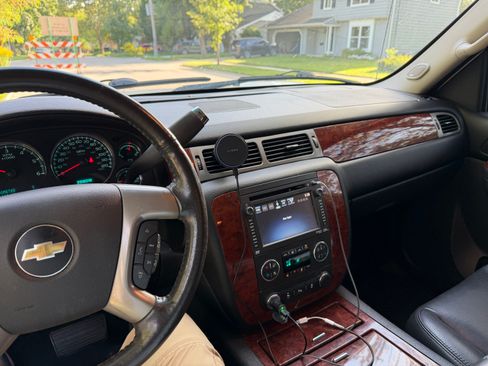 Used 2013 Chevrolet Avalanche LTZ AWD/4WD image 10