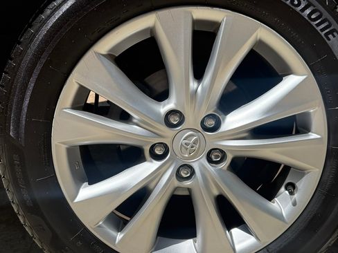 Used 2013 Toyota RAV4 Limited FWD image 9