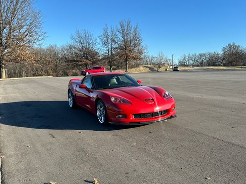 Used 2006 Chevrolet Corvette Z06 w/ Preferred Equipment Group image 4