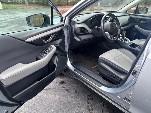 Used 2023 Subaru Outback Premium image 6