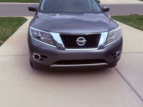 Used 2015 Nissan Pathfinder SL w/ SL Tech Package image 1
