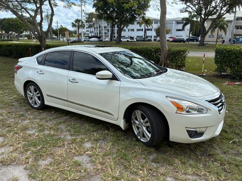 Used 2014 Nissan Altima 3.5 SL w/ Technology Package image 5