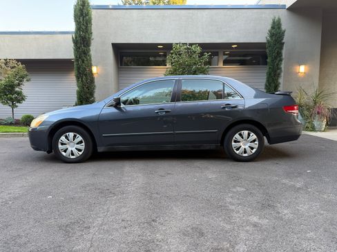 Used 2003 Honda Accord LX image 4