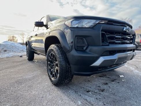 Used 2023 Chevrolet Colorado Trail Boss w/ Technology Package image 12