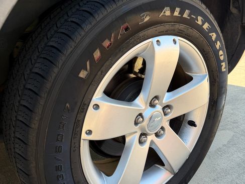 Used 2012 Chevrolet Captiva Sport LS FWD image 14