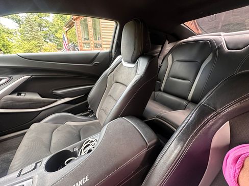 Used 2018 Chevrolet Camaro SS RWD image 14