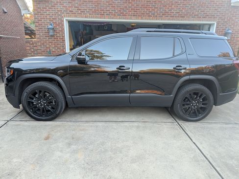 Used 2023 GMC Acadia SLT w/ Elevation Edition image 1