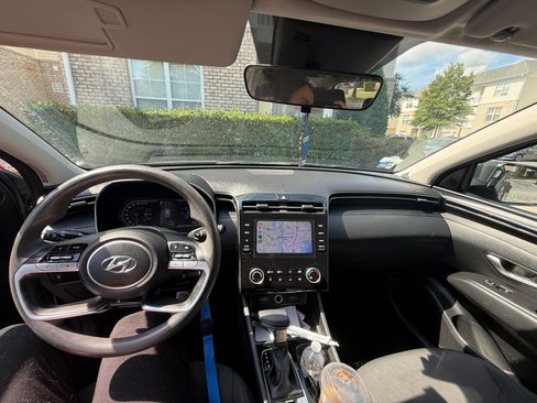 Used 2022 Hyundai Tucson SE AWD/4WD image 2