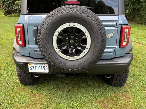 Used 2023 Ford Bronco Badlands w/ Sasquatch Package AWD/4WD image 5
