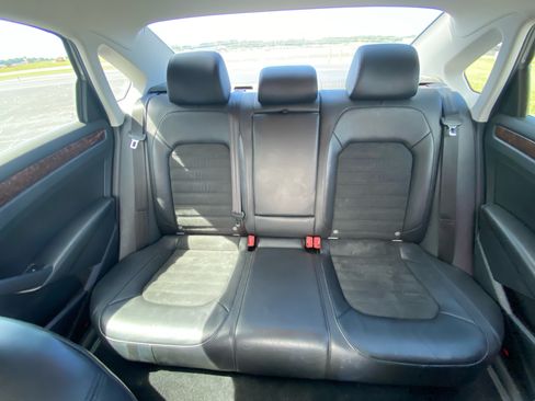 Used 2013 Volkswagen Passat 2.5 SEL Premium FWD image 12