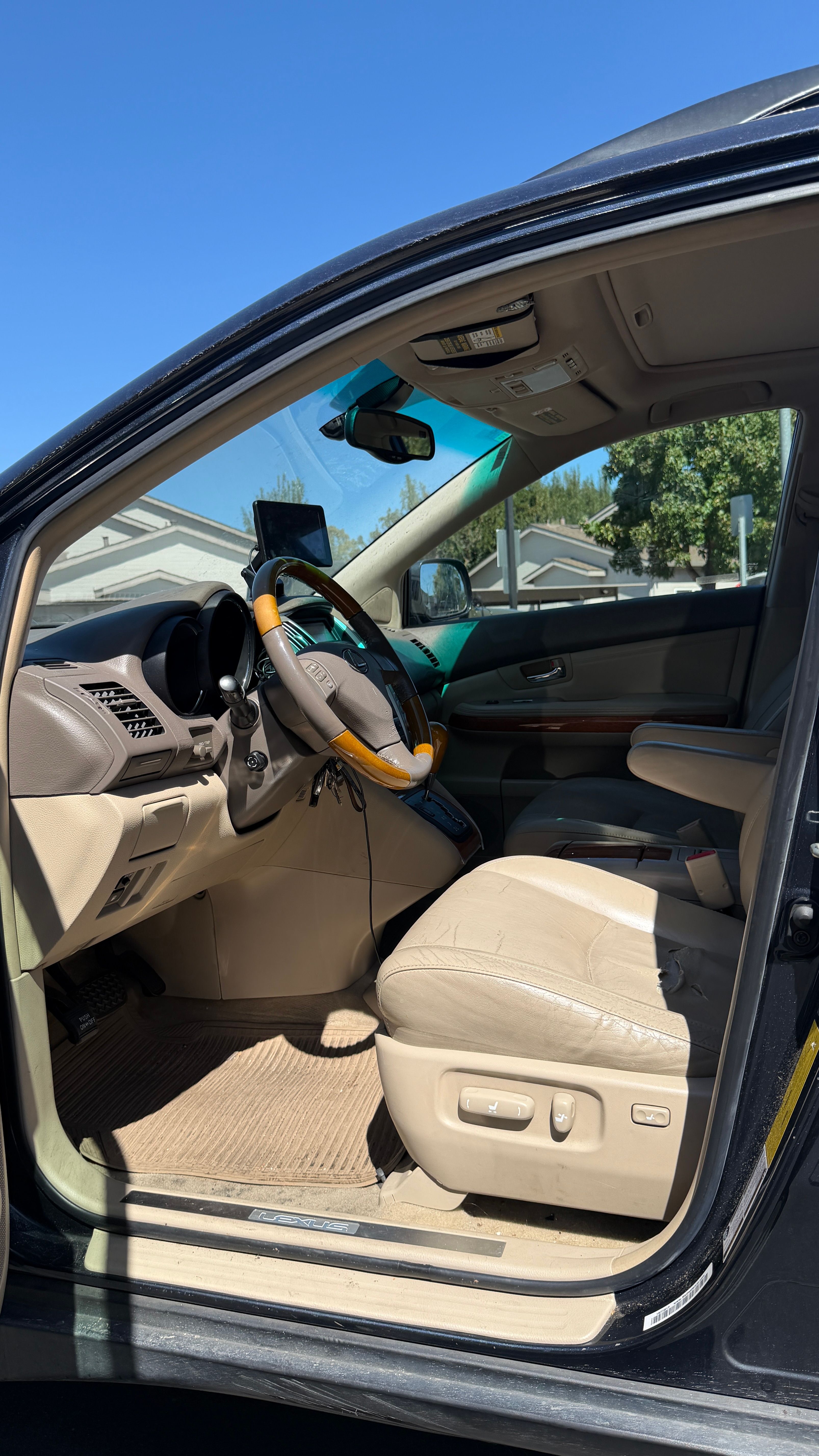 Used 2005 Lexus RX 330 AWD w/ Premium Plus Pkg image 12