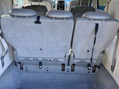 Used 2010 Dodge Grand Caravan SXT image 24