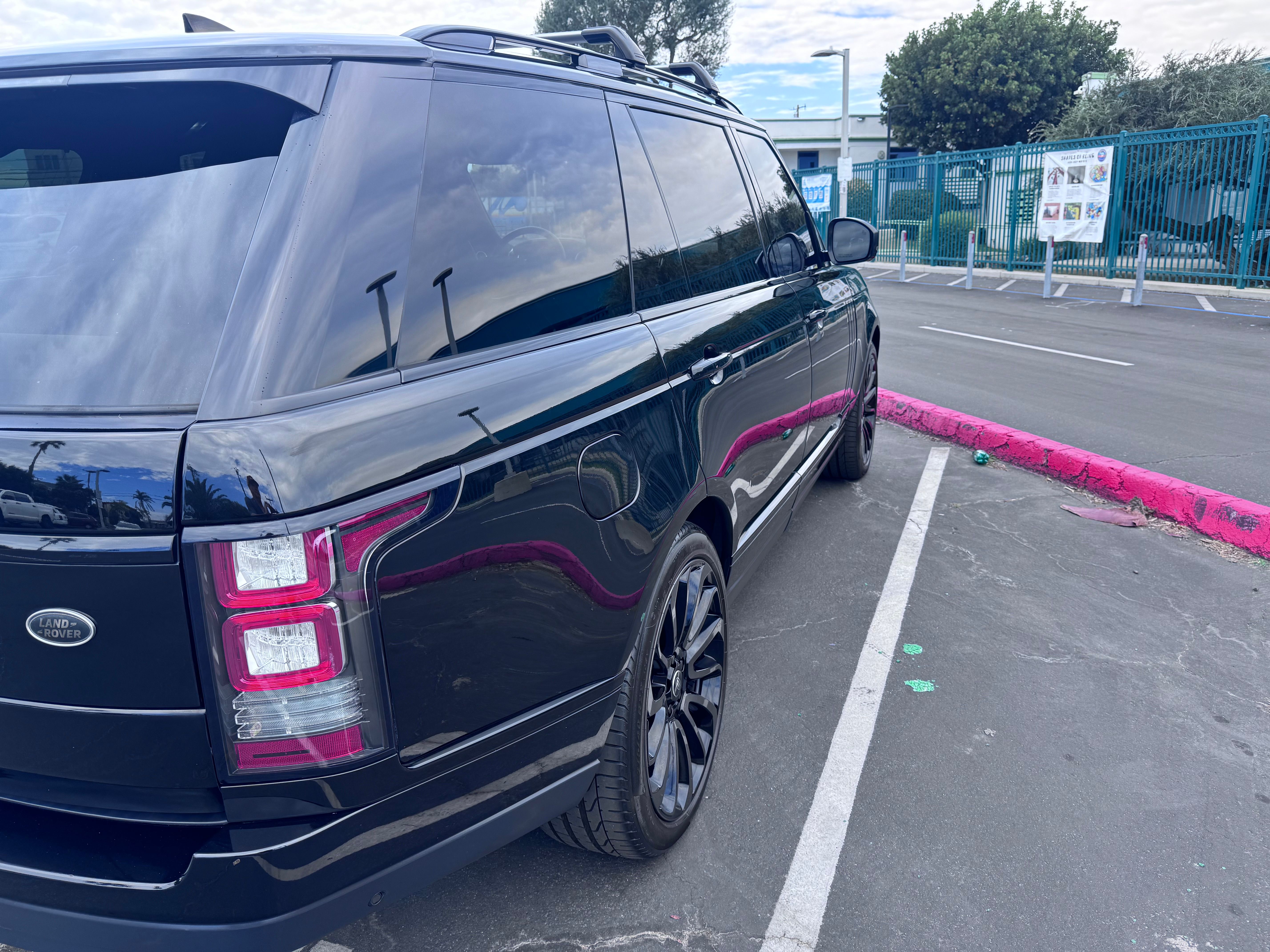 Used 2017 Land Rover Range Rover Long Wheelbase Supercharged AWD/4WD image 4