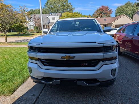 Used 2018 Chevrolet Silverado 1500 LT w/ All Star Edition image 4