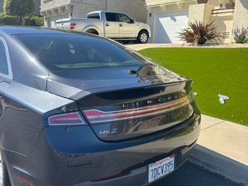 Used 2013 Lincoln MKZ FWD image 9