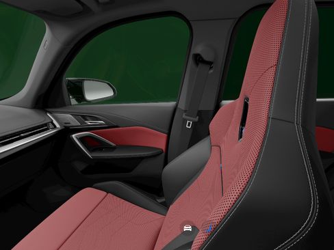 Used 2025 BMW X1 M35i w/ Premium Package image 9