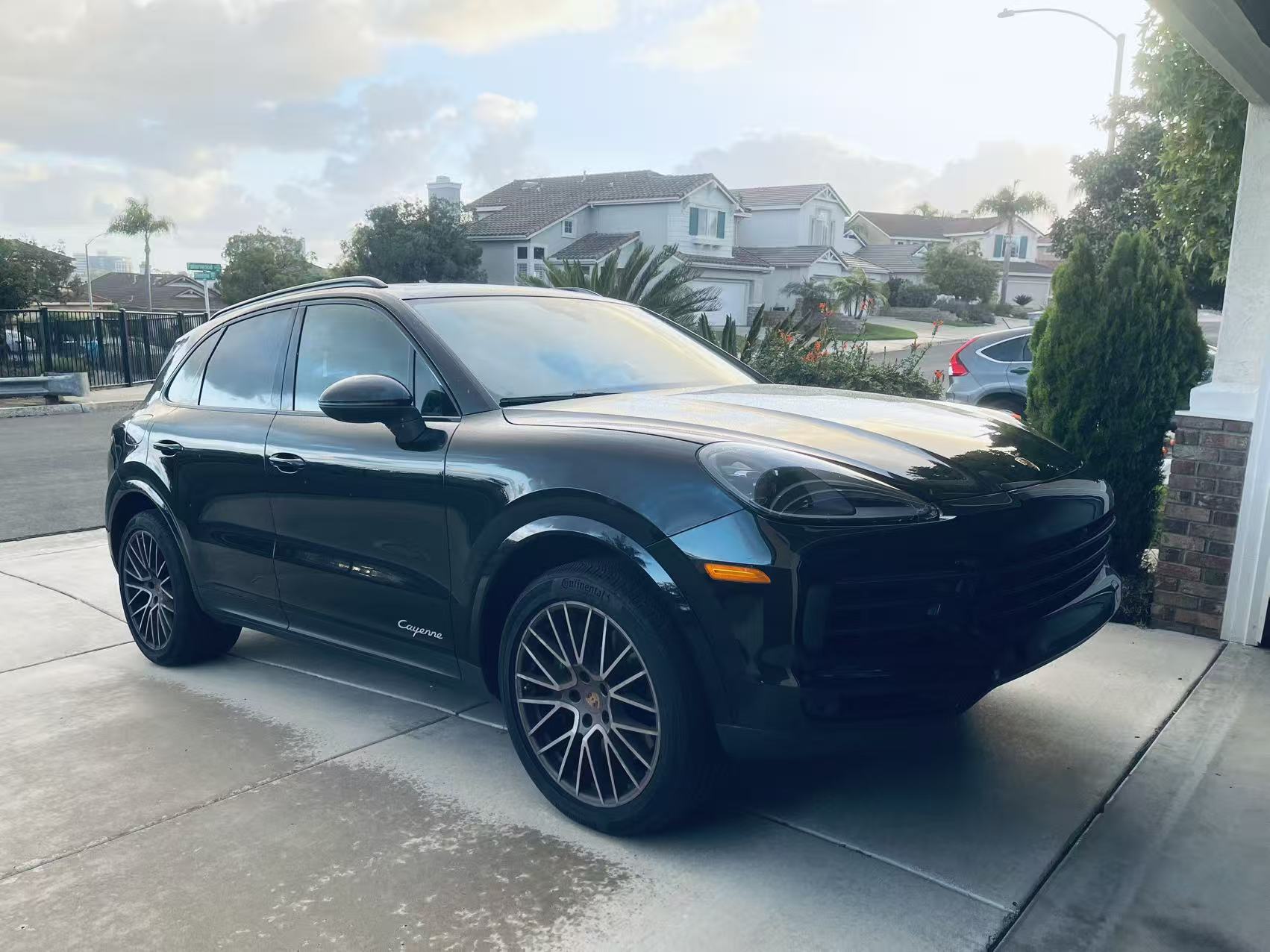 Used 2023 Porsche Cayenne Platinum Edition AWD/4WD image 11