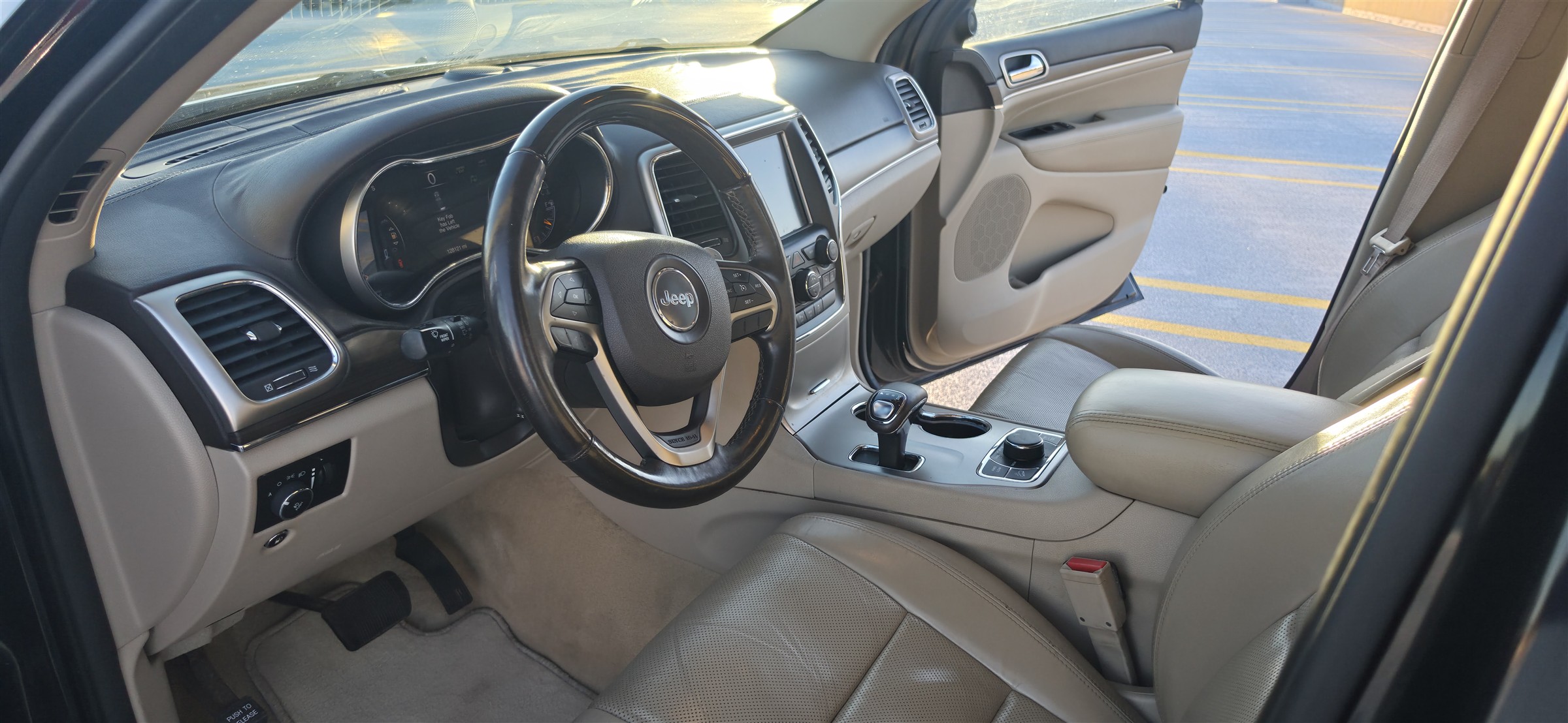 Used 2014 Jeep Grand Cherokee Overland AWD/4WD image 10